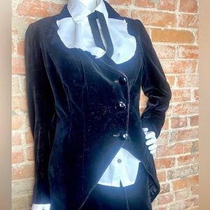 Shirt only M/L pit to pit 15 inch.